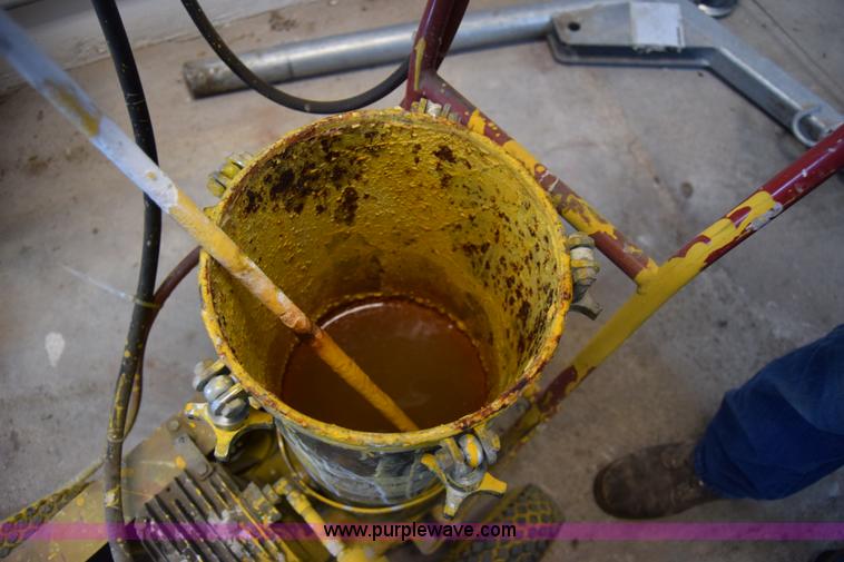 image for item BK9946 Newstripe stripe painter