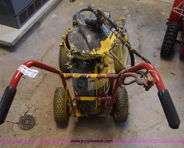 image for item BK9946 Newstripe stripe painter