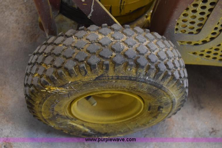 image for item BK9946 Newstripe stripe painter