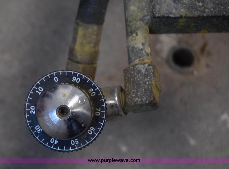 image for item BK9946 Newstripe stripe painter