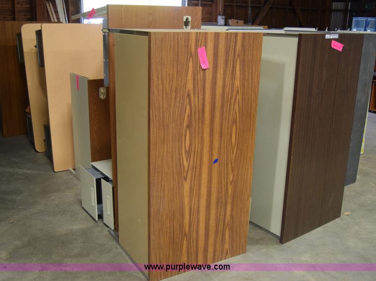 (13) office desks in Hutchinson, KS Item BK9957 sold Purple Wave