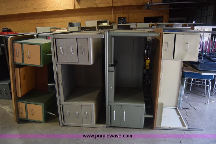 (10) office desks in Hutchinson, KS Item BK9964 sold Purple Wave