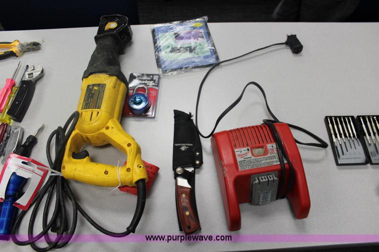 image for item BL9341 Assorted tools