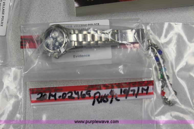 image for item BL9342 Assorted books and jewelry