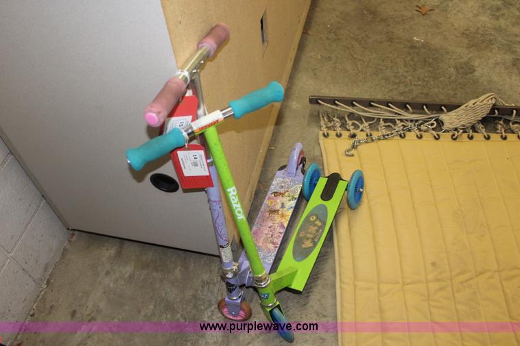 image for item BL9343 Assorted items