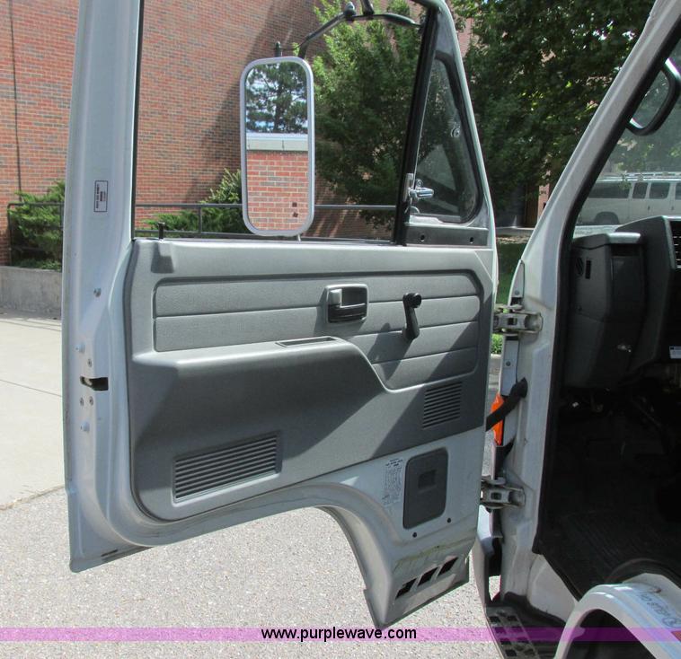 image for item BN9924 1986 Isuzu NPR media truck