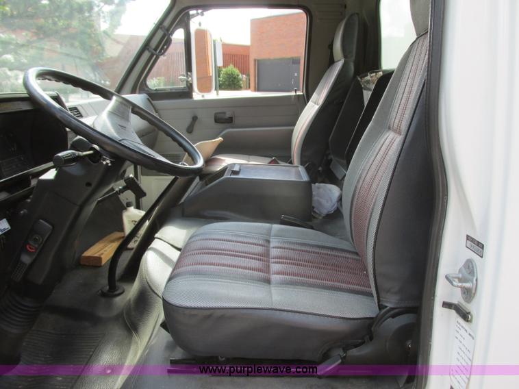 image for item BN9924 1986 Isuzu NPR media truck