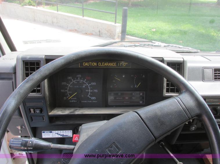 image for item BN9924 1986 Isuzu NPR media truck