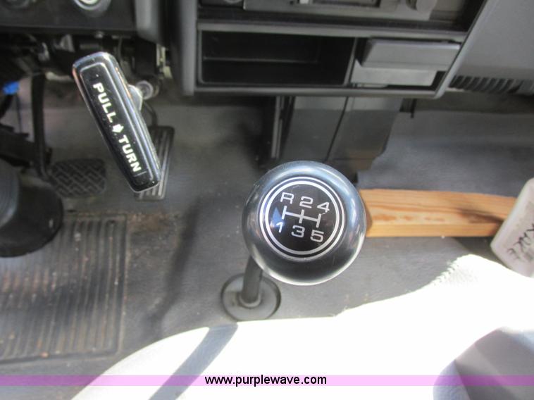 image for item BN9924 1986 Isuzu NPR media truck