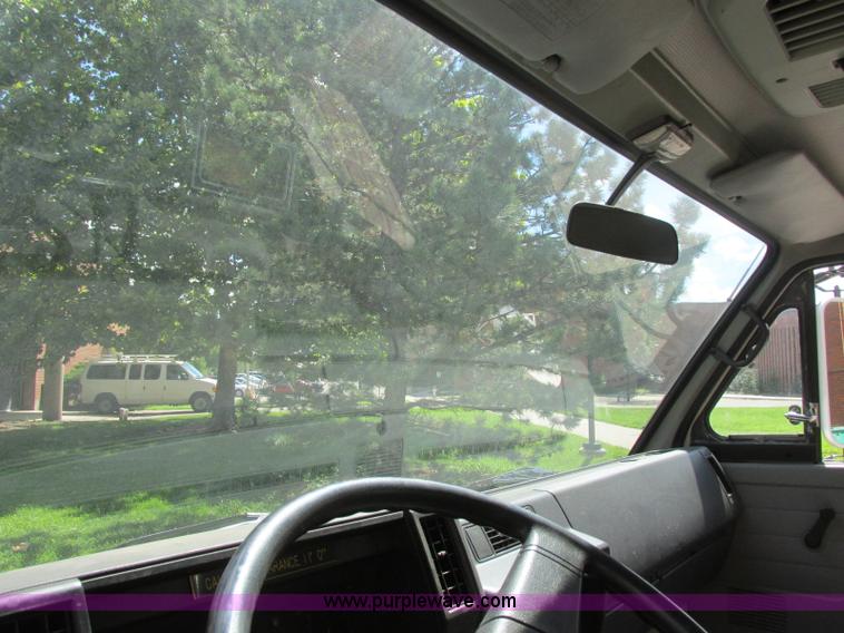 image for item BN9924 1986 Isuzu NPR media truck