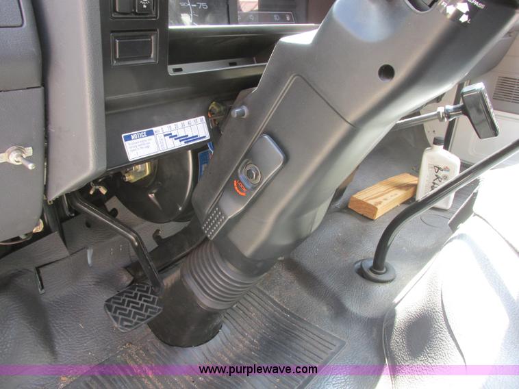 image for item BN9924 1986 Isuzu NPR media truck