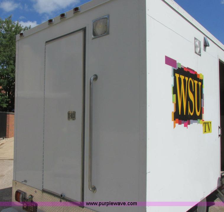 image for item BN9924 1986 Isuzu NPR media truck