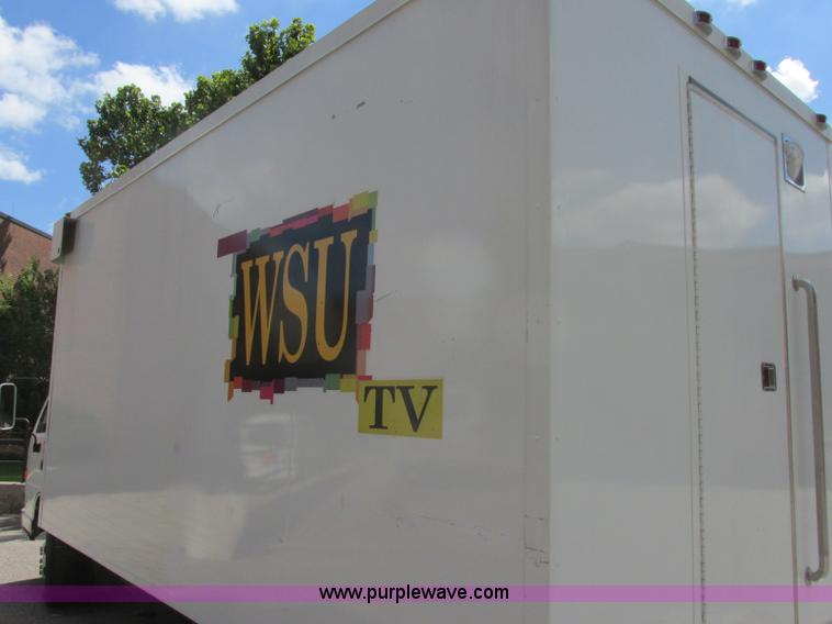image for item BN9924 1986 Isuzu NPR media truck