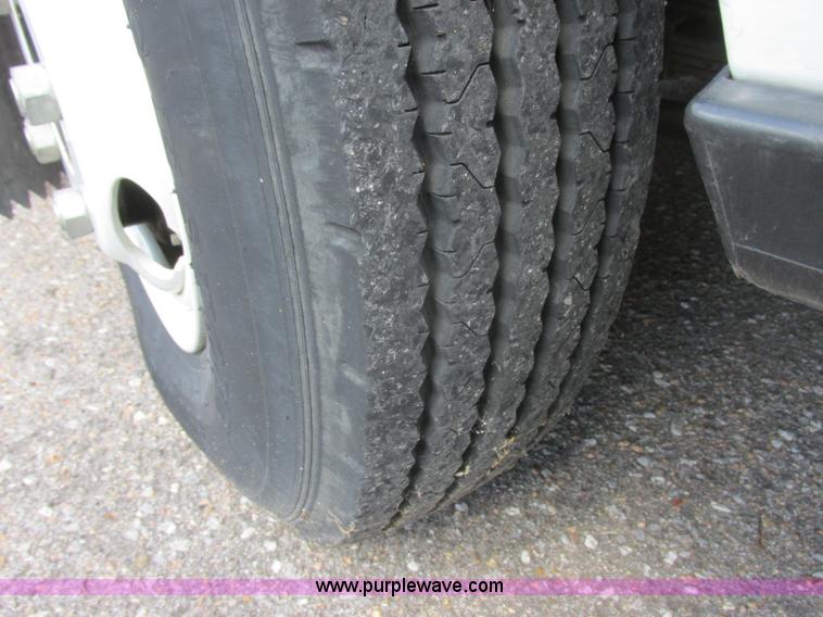 image for item BN9924 1986 Isuzu NPR media truck