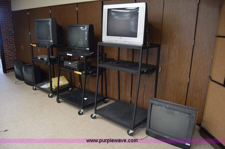 image for item BO9697 Assorted electronics