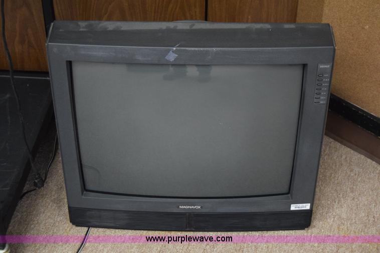 image for item BO9697 Assorted electronics