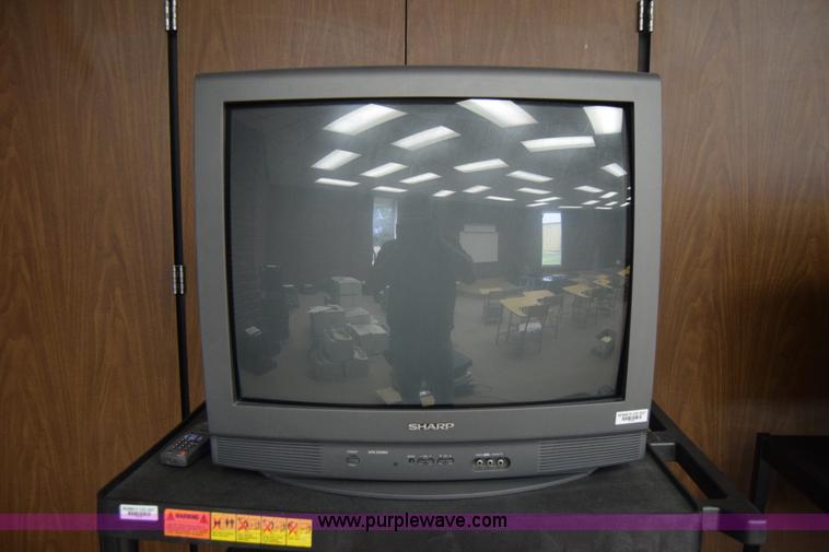 image for item BO9697 Assorted electronics