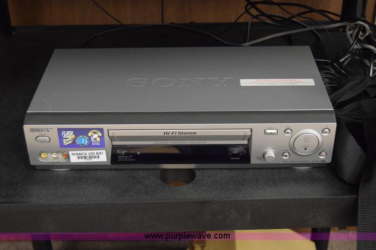 image for item BO9697 Assorted electronics