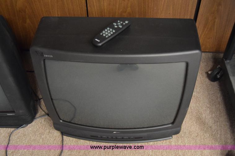 image for item BO9697 Assorted electronics