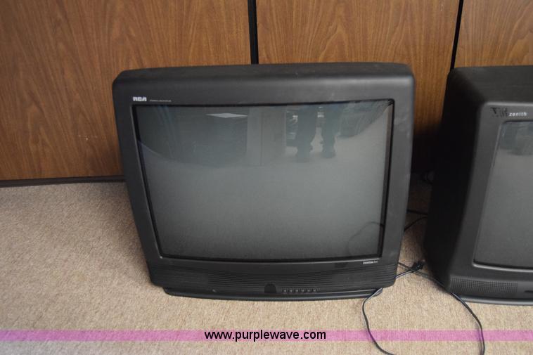 image for item BO9697 Assorted electronics