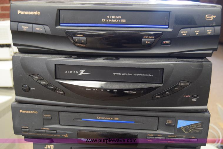 image for item BO9701 Assorted electronics