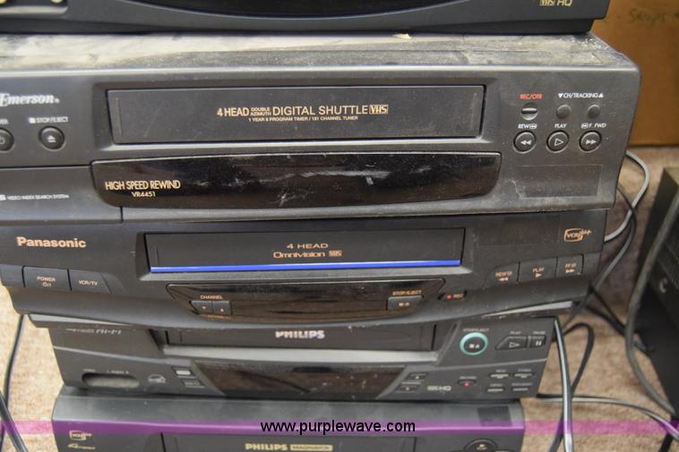 image for item BO9701 Assorted electronics