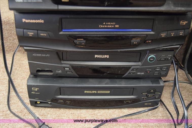 image for item BO9701 Assorted electronics