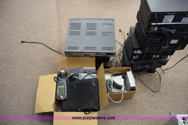 image for item BO9701 Assorted electronics