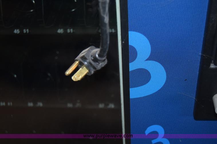 image for item BO9716 Refrigerated vending machine