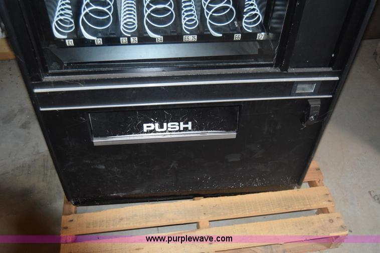 image for item BO9717 Sovamco vending machine