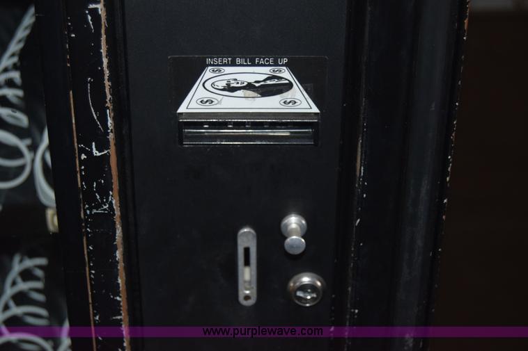 image for item BO9717 Sovamco vending machine