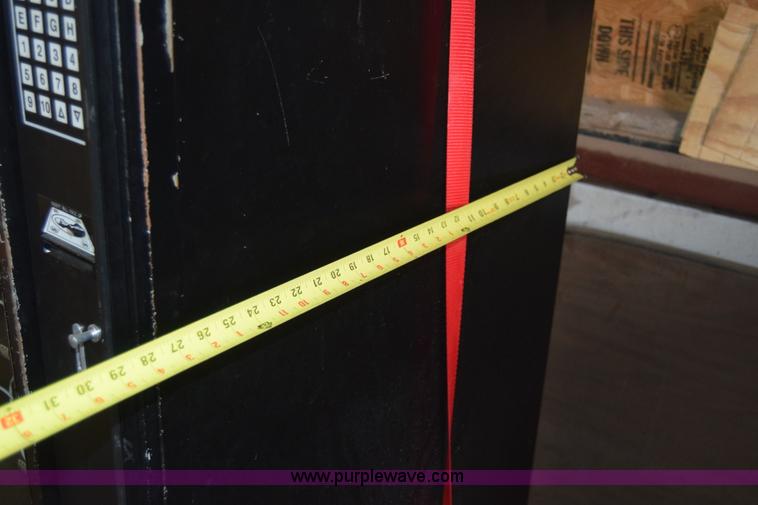 image for item BO9717 Sovamco vending machine