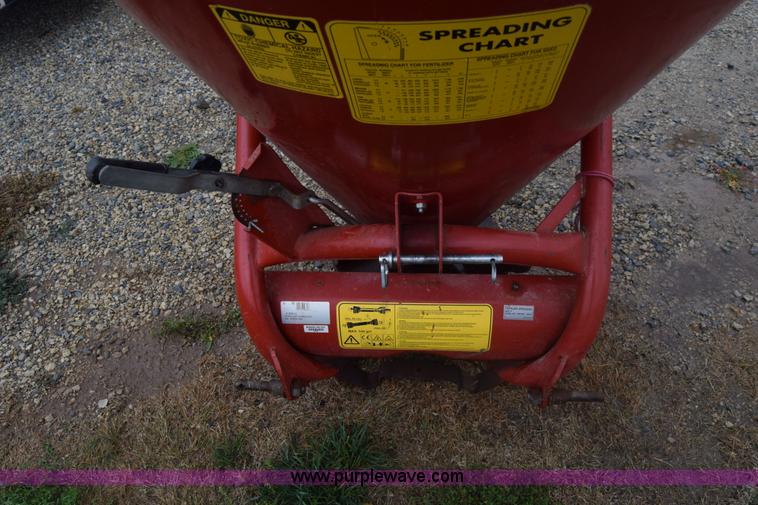 image for item BO9719 Cosmo 500 fertilizer spreader