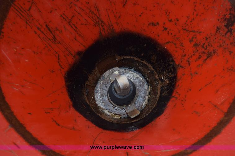 image for item BO9719 Cosmo 500 fertilizer spreader