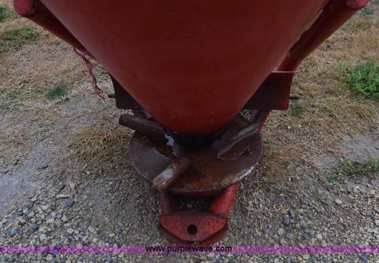 image for item BO9719 Cosmo 500 fertilizer spreader