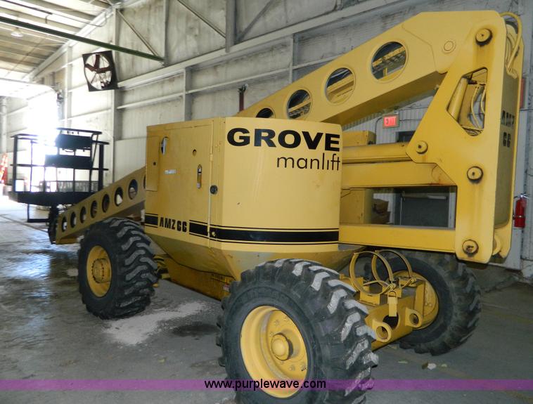 image for item BQ9974 Grove AM266 boom lift