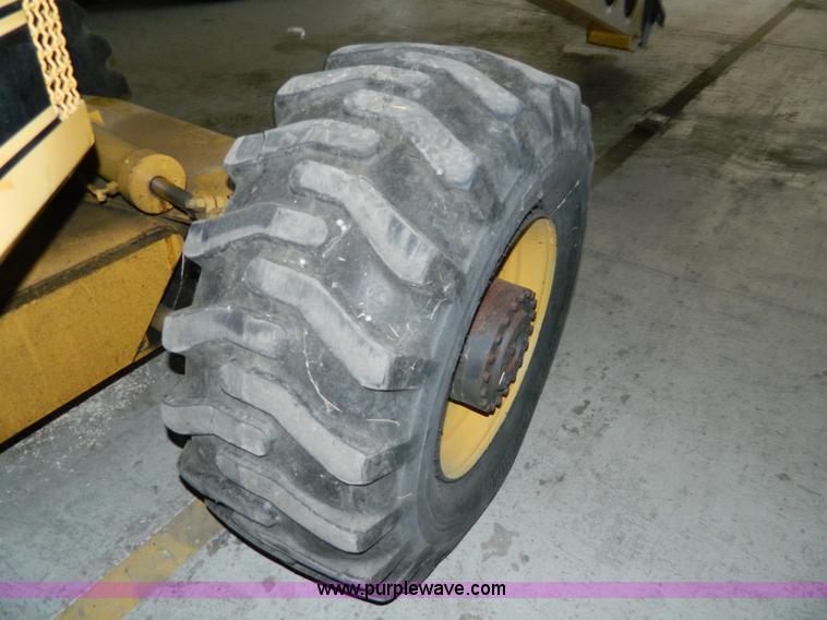 image for item BQ9974 Grove AM266 boom lift