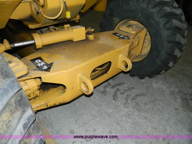 image for item BQ9974 Grove AM266 boom lift