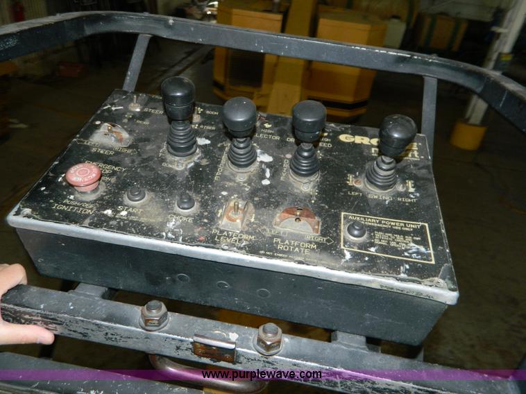 image for item BQ9974 Grove AM266 boom lift