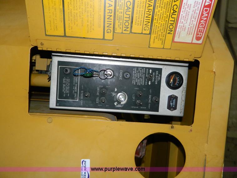 image for item BQ9974 Grove AM266 boom lift