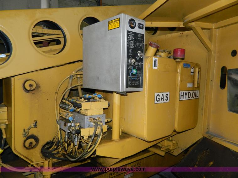 image for item BQ9974 Grove AM266 boom lift