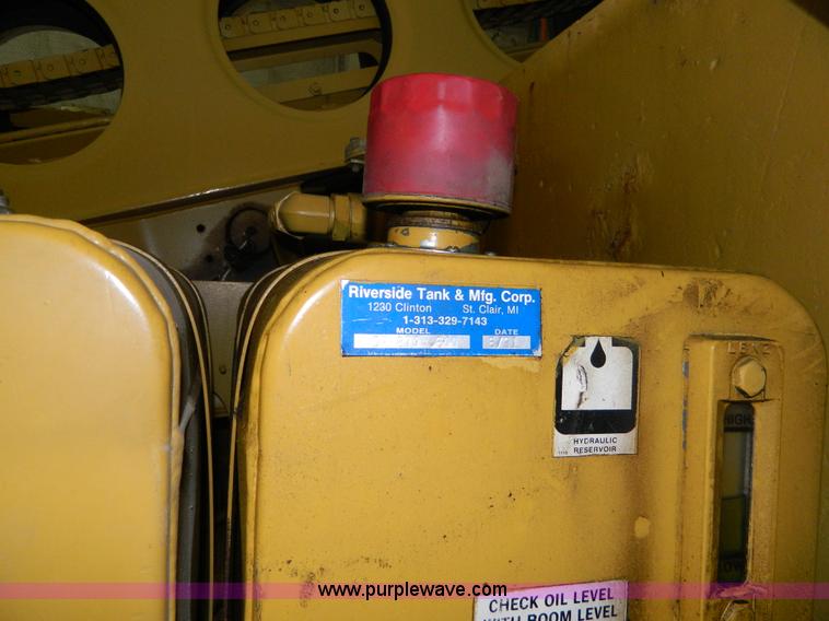 image for item BQ9974 Grove AM266 boom lift