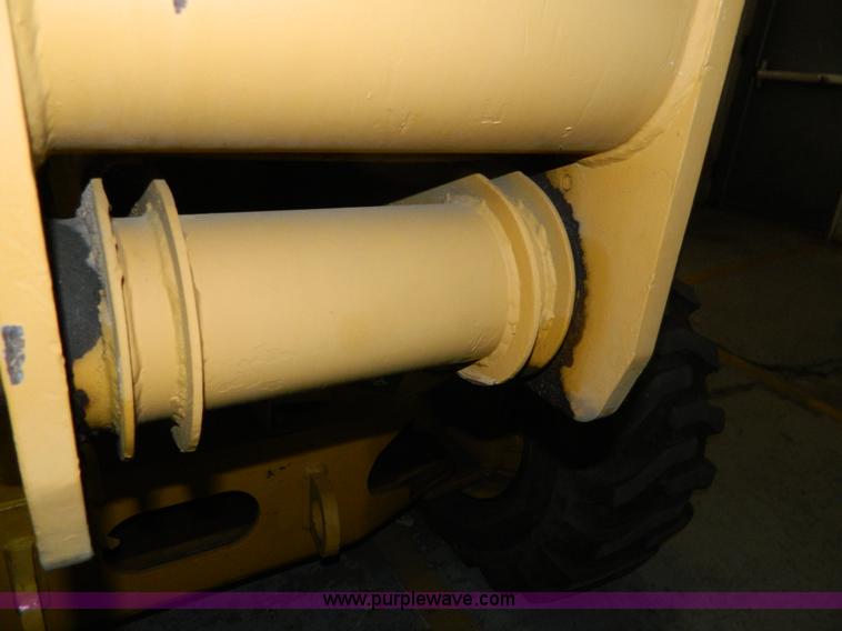 image for item BQ9974 Grove AM266 boom lift