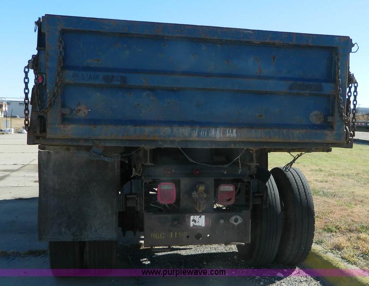 image for item BQ9975 1986 International S1700 dump truck