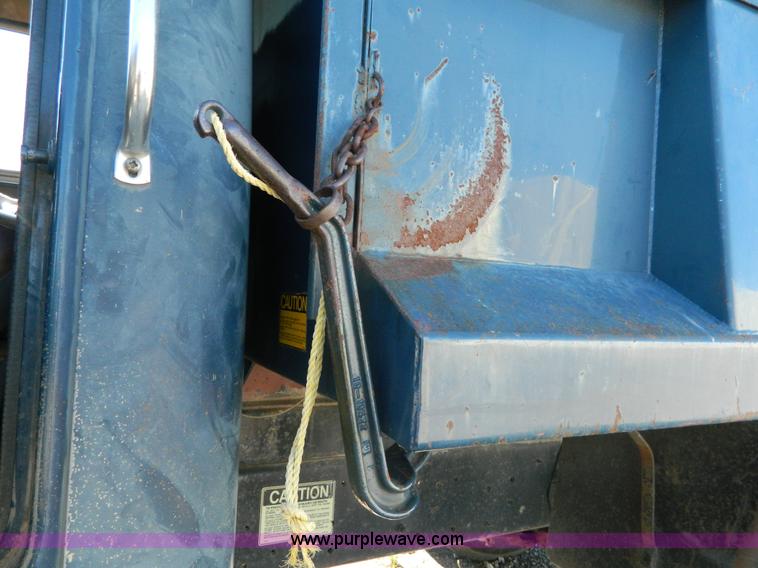 image for item BQ9975 1986 International S1700 dump truck