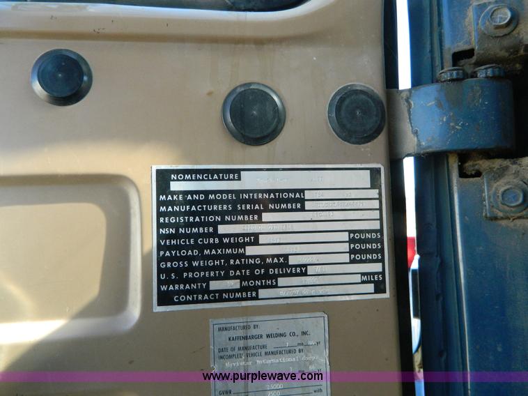 image for item BQ9975 1986 International S1700 dump truck