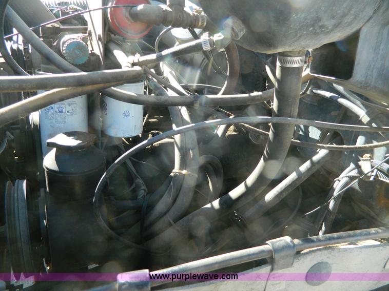 image for item BQ9975 1986 International S1700 dump truck