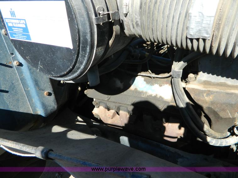 image for item BQ9975 1986 International S1700 dump truck