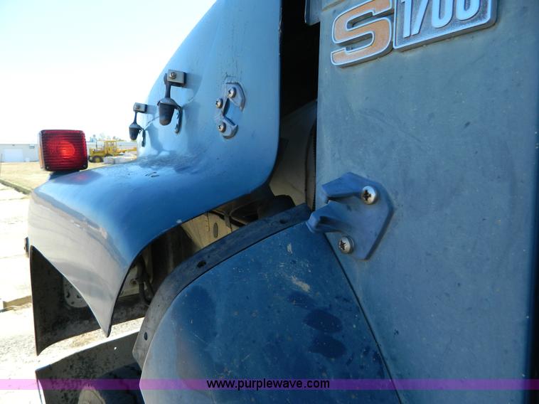 image for item BQ9975 1986 International S1700 dump truck