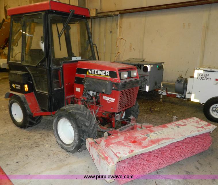 image for item BQ9976 1989 Steiner 525 4WD tractor